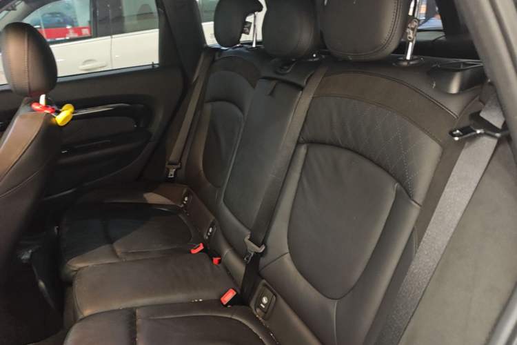 Used MINI JCW CLUBMAN 2020 2.0T JOHN COOPER WORKS ALL-IN Left Rear Seat