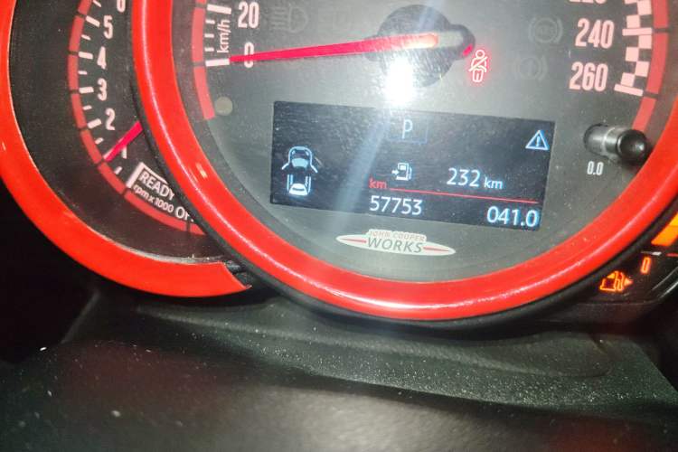 Used MINI JCW CLUBMAN 2020 2.0T JOHN COOPER WORKS ALL-IN Odometer Close Up