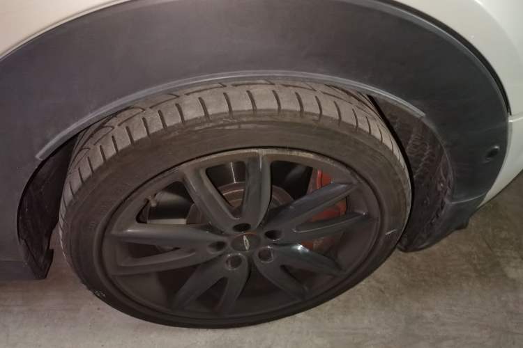 Used MINI JCW CLUBMAN  Right Front Wheel Hub