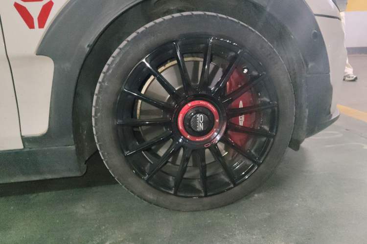 Used MINI JCW CLUBMAN 2020 2.0T JOHN COOPER WORKS ALL-IN Right Front Wheel Hub