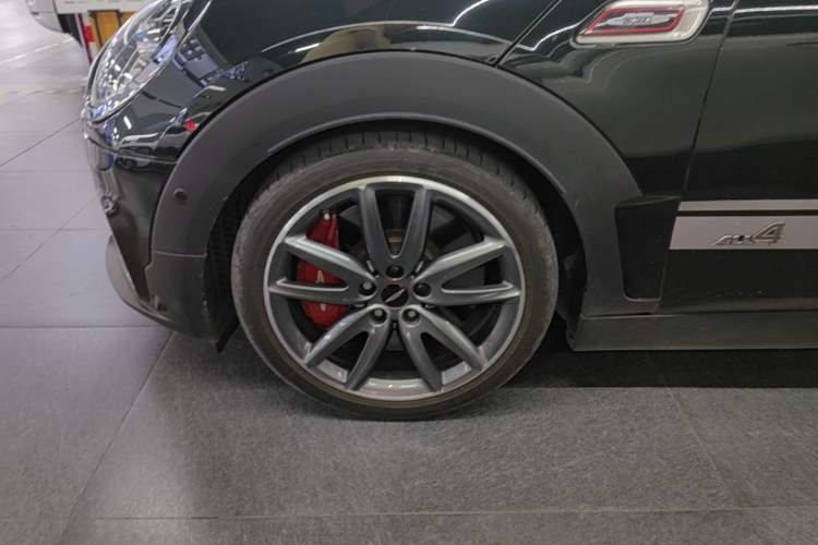 Used MINI JCW CLUBMAN 2020 2.0T JOHN COOPER WORKS ALL-IN Left Front Wheel Hub