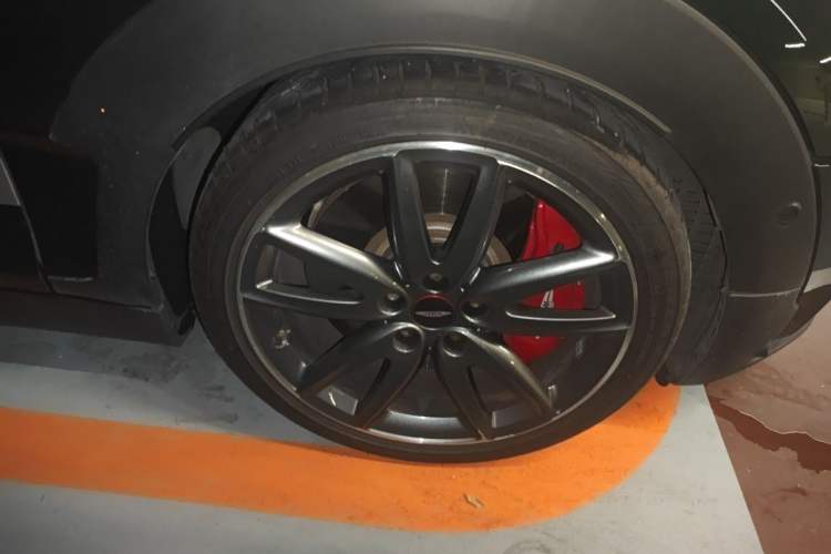 Used MINI JCW CLUBMAN 2020 2.0T JOHN COOPER WORKS ALL-IN Right Front Wheel Hub