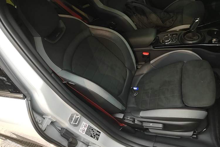 Used MINI JCW CLUBMAN 2020 2.0T JOHN COOPER WORKS ALL-IN Right Front Seat
