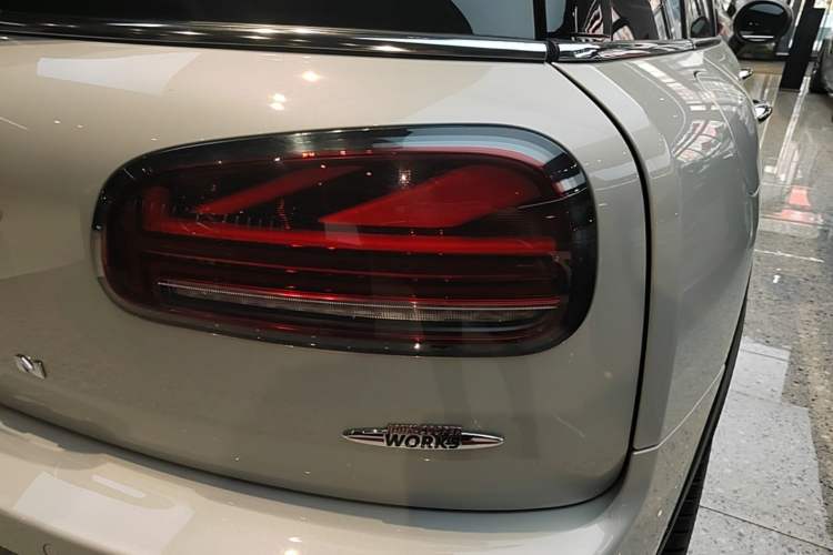 Used MINI JCW CLUBMAN 2020 2.0T JOHN COOPER WORKS ALL-IN Right Rear Taillight