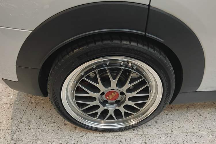 Used MINI JCW CLUBMAN 2020 2.0T JOHN COOPER WORKS ALL-IN Right Rear Wheel Hub