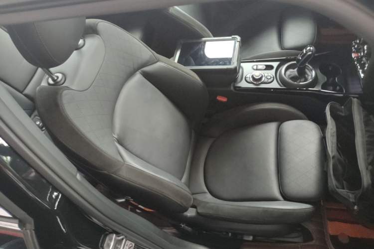 Used MINI JCW CLUBMAN 2021 2.0T JOHN COOPER WORKS ALL-IN Right Front Seat