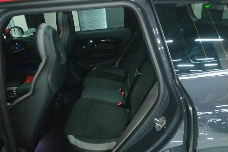 Used MINI JCW CLUBMAN 2021 2.0T JOHN COOPER WORKS ALL-IN Interior 4