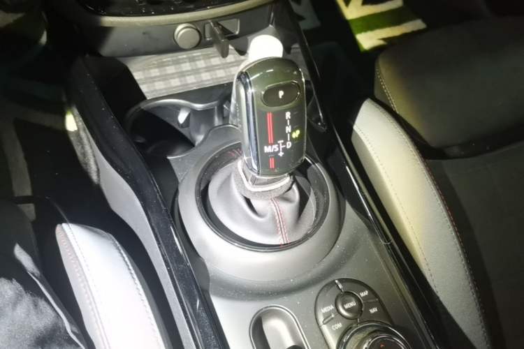 Used MINI JCW CLUBMAN 2021 2.0T JOHN COOPER WORKS ALL-IN Gear Lever