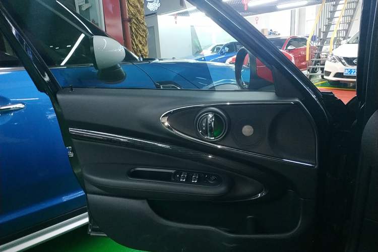 Used MINI JCW CLUBMAN 2021 2.0T JOHN COOPER WORKS ALL-IN Left Front Door Interior