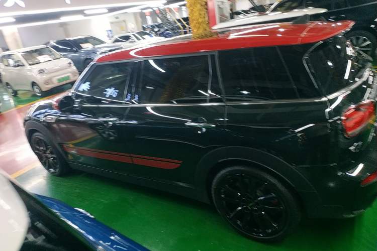 Used MINI JCW CLUBMAN 2021 2.0T JOHN COOPER WORKS ALL-IN Left Side