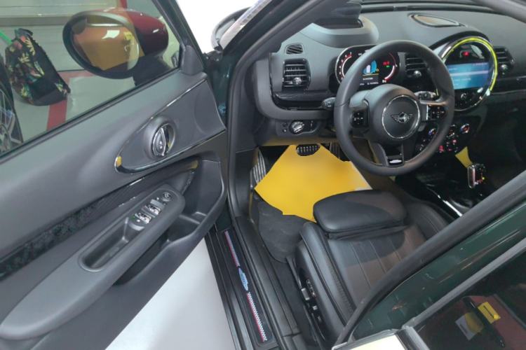 Used MINI JCW CLUBMAN 2021 2.0T JOHN COOPER WORKS ALL-IN Interior 3