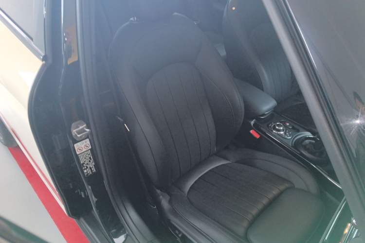 Used MINI JCW CLUBMAN 2021 2.0T JOHN COOPER WORKS ALL-IN Right Front Seat