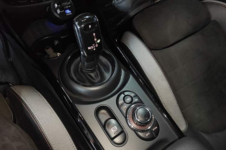 Used MINI JCW CLUBMAN 2022 2.0T JOHN COOPER WORKS ALL-IN Gear Lever