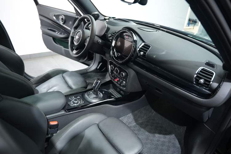 Used MINI JCW CLUBMAN 2022 2.0T JOHN COOPER WORKS ALL-IN Interior 2