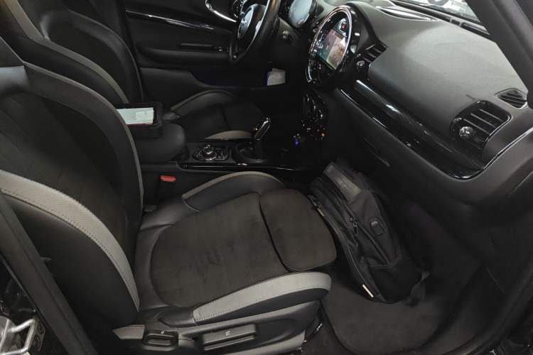 Used MINI JCW CLUBMAN 2022 2.0T JOHN COOPER WORKS ALL-IN Right Front Seat