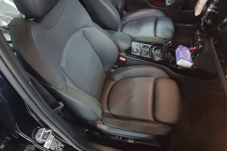 Used MINI JCW CLUBMAN 2022 2.0T JOHN COOPER WORKS ALL-IN Right Front Seat