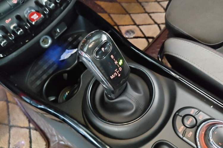 Used MINI JCW CLUBMAN 2022 2.0T JOHN COOPER WORKS ALL-IN Gear Lever