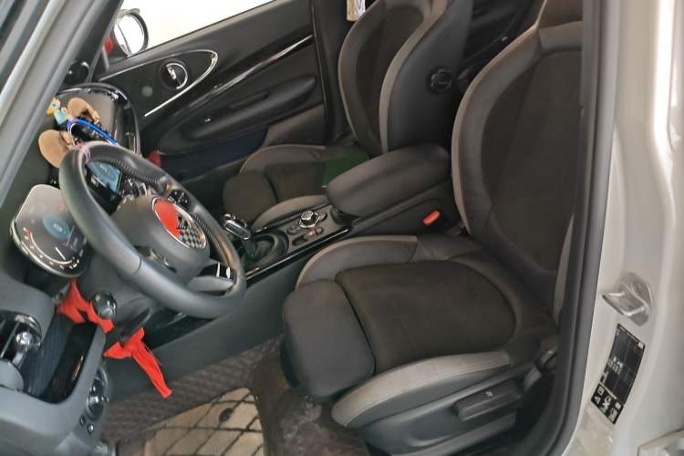 Used MINI JCW CLUBMAN 2022 2.0T JOHN COOPER WORKS ALL-IN Left Front Seat