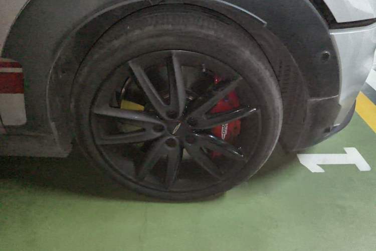 Used MINI JCW CLUBMAN 2022 Refresh 2.0T JOHN COOPER WORKS ALL-IN Right Front Wheel Hub
