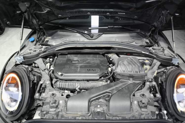 Used MINI JCW CLUBMAN 2022 2.0T JOHN COOPER WORKS ALL-IN Engine Bay
