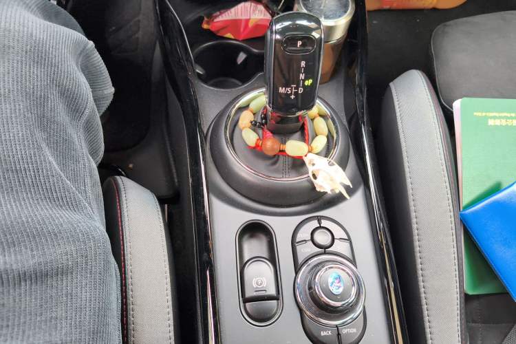 Used MINI JCW CLUBMAN 2022 Refresh 2.0T JOHN COOPER WORKS ALL-IN Gear Lever