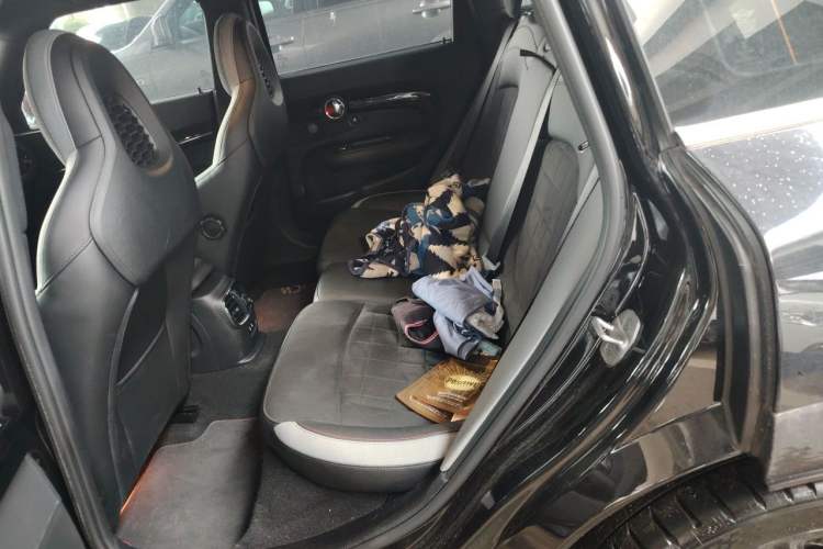 Used MINI JCW CLUBMAN 2022 2.0T JOHN COOPER WORKS ALL-IN Left Rear Seat