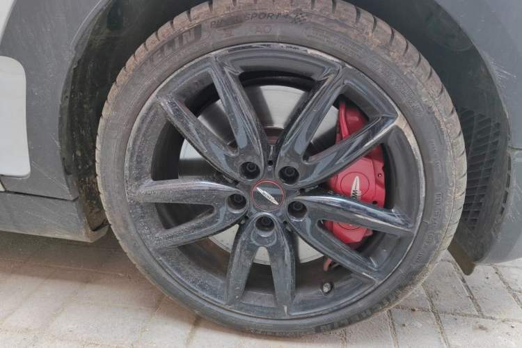 Used MINI JCW CLUBMAN 2022 2.0T JOHN COOPER WORKS ALL-IN Right Front Wheel Hub