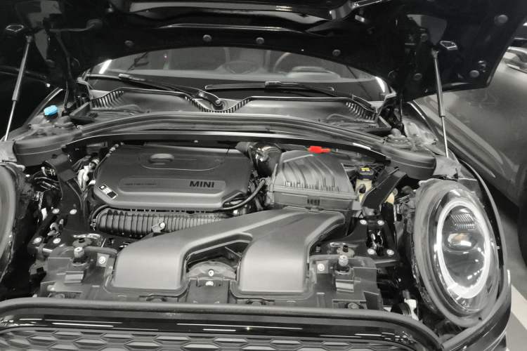 Used MINI JCW CLUBMAN 2023 2.0T JOHN COOPER WORKS ALL-IN Engine Bay