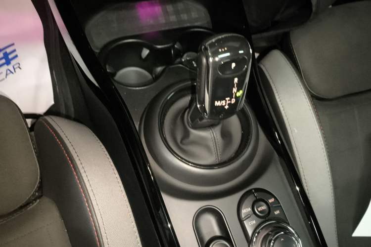 Used MINI JCW CLUBMAN 2023 2.0T JOHN COOPER WORKS ALL-IN Gear Lever