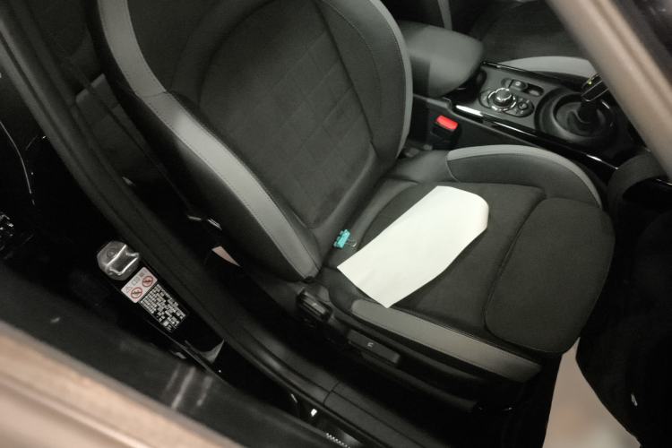 Used MINI JCW CLUBMAN 2023 2.0T JOHN COOPER WORKS ALL-IN Right Front Seat