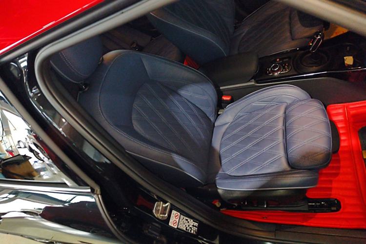 Used MINI JCW CLUBMAN 2023 2.0T JOHN COOPER WORKS ALL-IN Right Front Seat