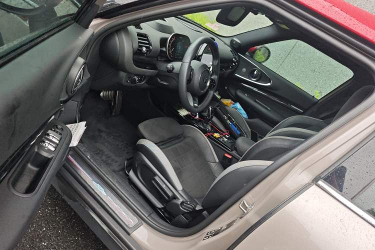 Used MINI JCW CLUBMAN 2023 2.0T JOHN COOPER WORKS ALL-IN Left Front Seat