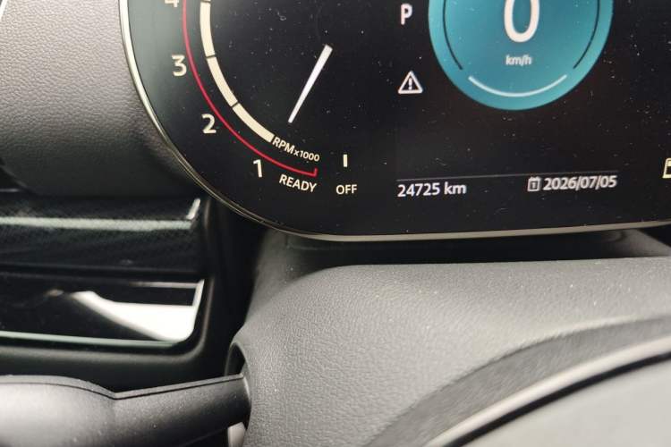 Used MINI JCW CLUBMAN 2023 2.0T JOHN COOPER WORKS ALL-IN Odometer Close Up