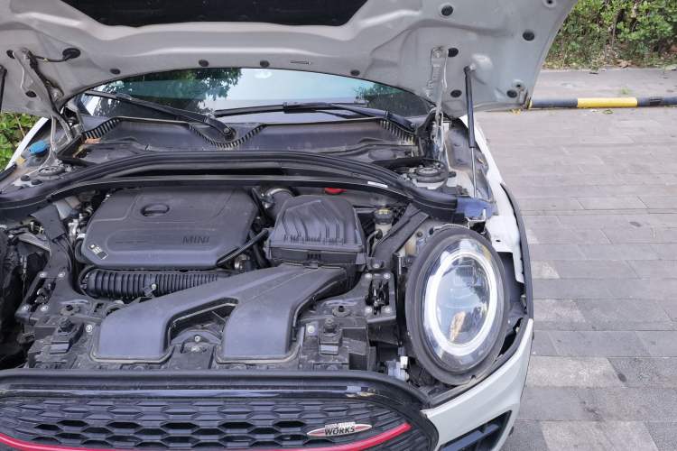 Used MINI JCW CLUBMAN 2023 2.0T JOHN COOPER WORKS ALL-IN Engine Bay Left