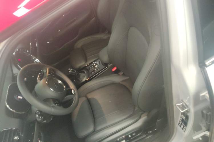Used MINI JCW CLUBMAN 2023 Facelift 2.0T JOHN COOPER WORKS ALL-IN Left Front Seat