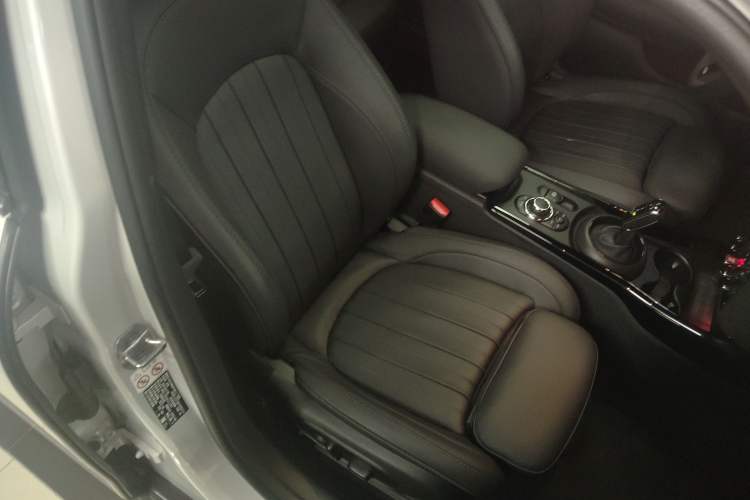 Used MINI JCW CLUBMAN 2023 Facelift 2.0T JOHN COOPER WORKS ALL-IN Right Front Seat