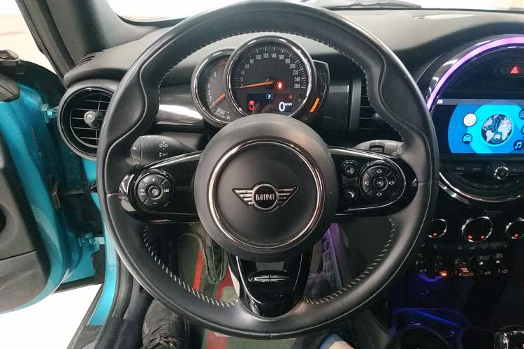 Used MINI 2018 1.5T COOPER CABRIO Artist Steering Wheel