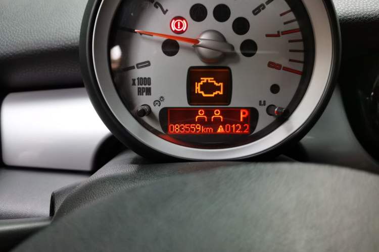 Used MINI 2007 1.6L COOPER Excitement Odometer Close Up