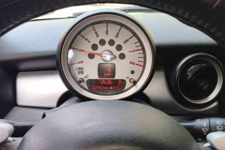 Used MINI 2007 1.6L COOPER Excitement Odometer Close Up