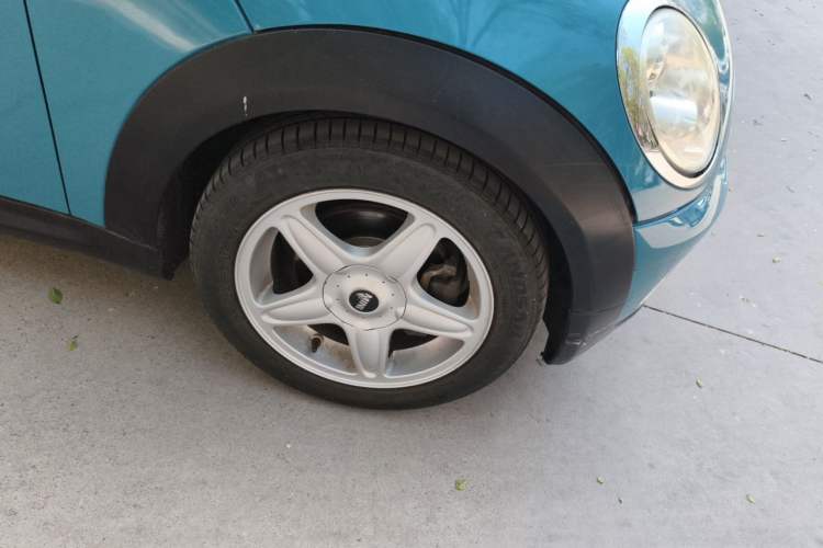 Used MINI 2007 1.6L COOPER Excitement Right Front Wheel Hub