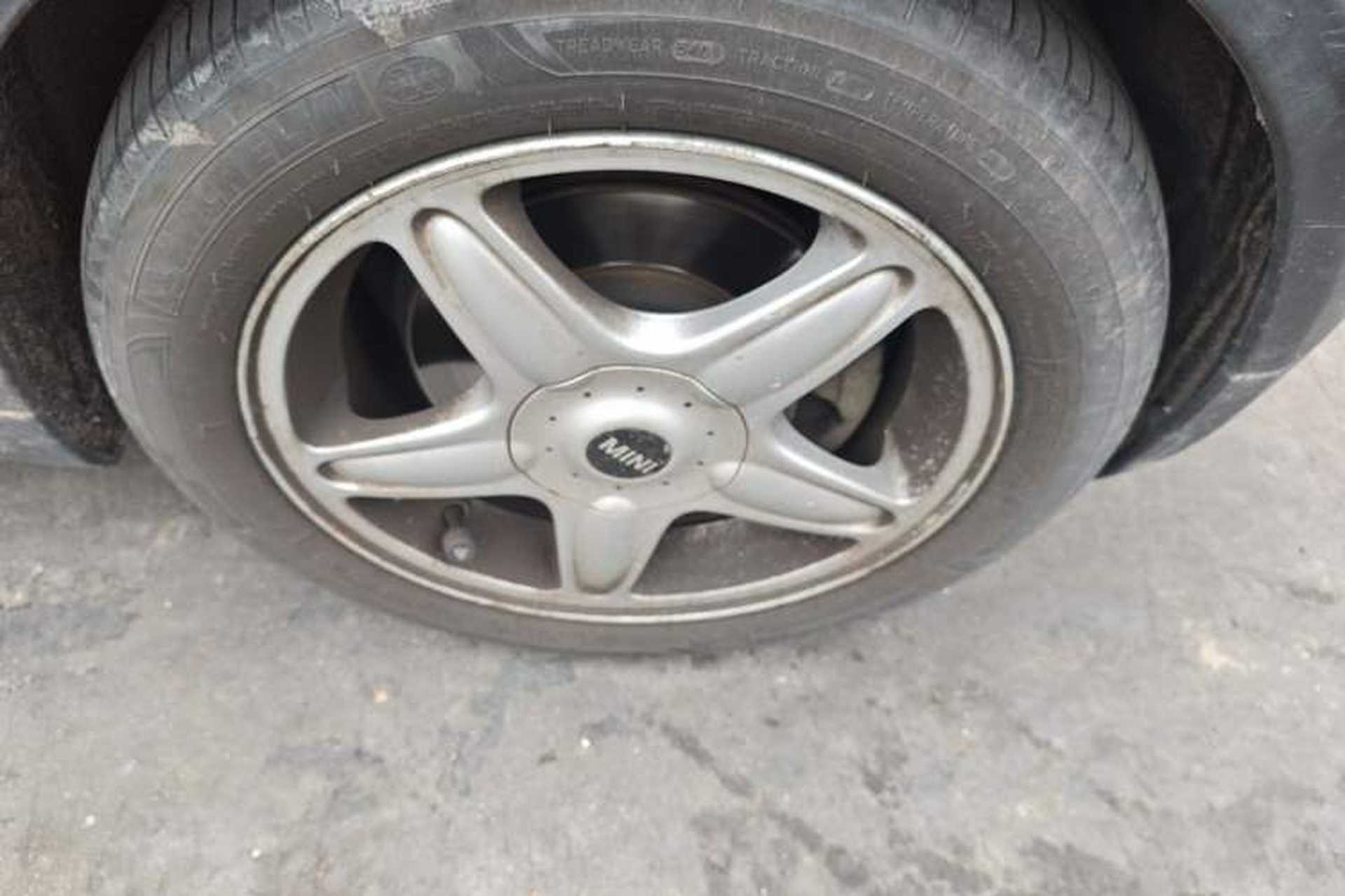 Used MINI 2007 1.6L COOPER Excitement Right Front Wheel Hub