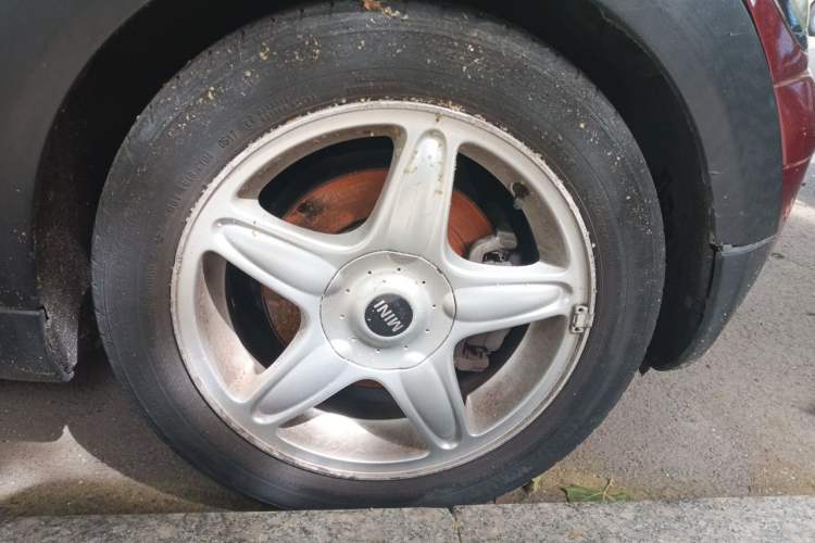 Used MINI 2007 1.6L COOPER Excitement Right Front Wheel Hub