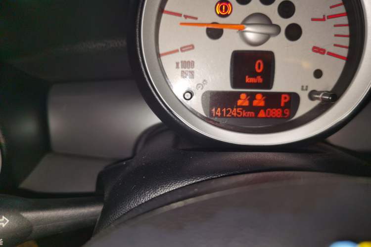 Used MINI 2007 1.6L COOPER Excitement Odometer Close Up