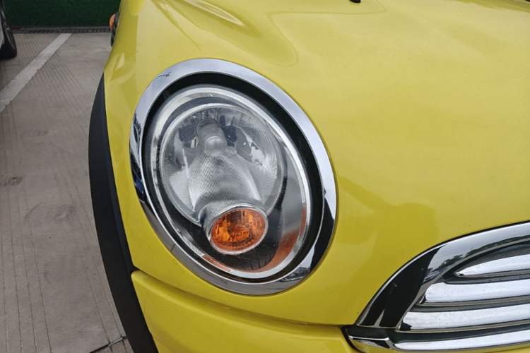 Used MINI 2007 1.6L COOPER Fun Right Front Headlight