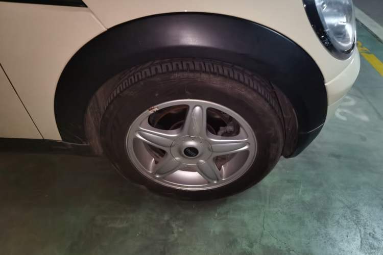 Used MINI 2007 1.6L COOPER Excitement Right Front Wheel Hub
