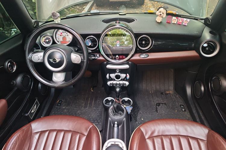 Used MINI 2009 1.6L COOPER CABRIO Center Console