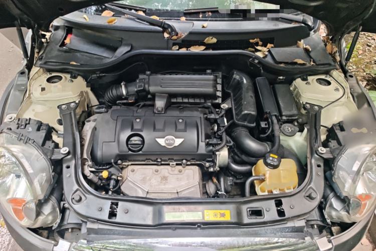 Used MINI 2009 1.6L COOPER CABRIO Engine Bay