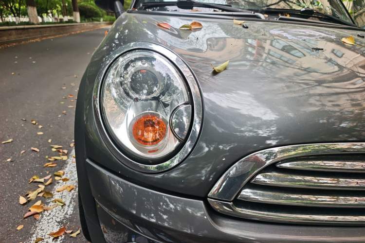 Used MINI 2009 1.6L COOPER CABRIO Right Front Headlight