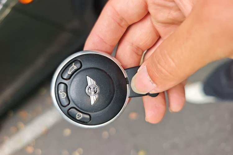 Used MINI 2009 1.6L COOPER CABRIO Vehicle Key