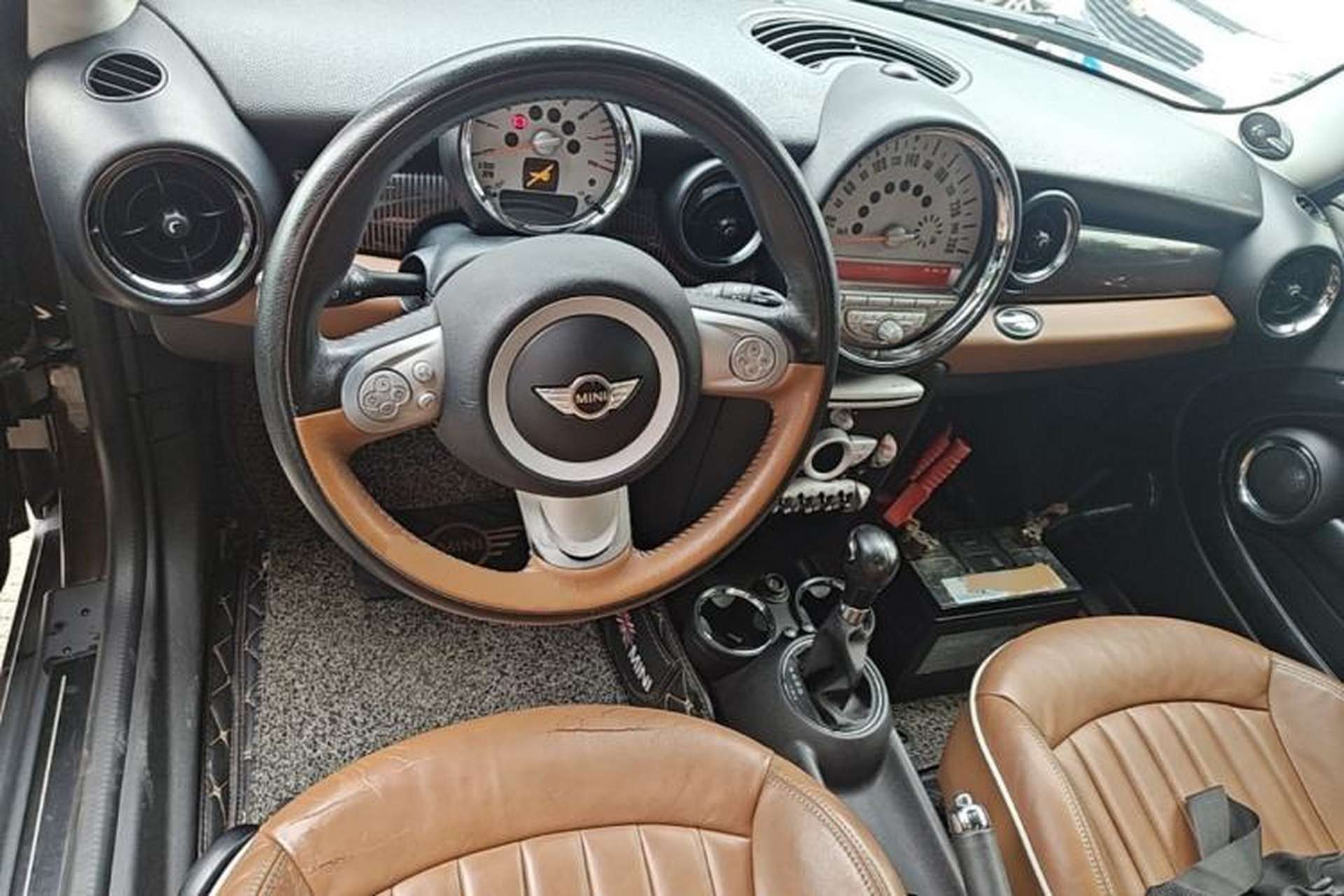 Used MINI 2010 1.6L COOPER 50 Mayfair Center Console